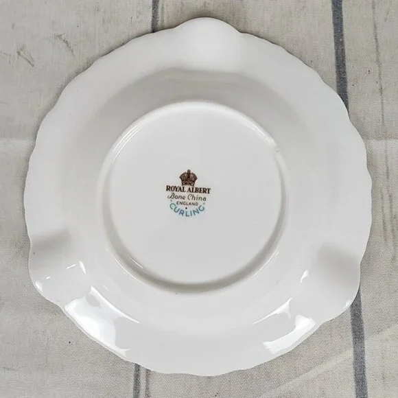 Vintage Royal Albert Curling Ashtray England Bone China Gold Guild Edge - Picture 9 of 9